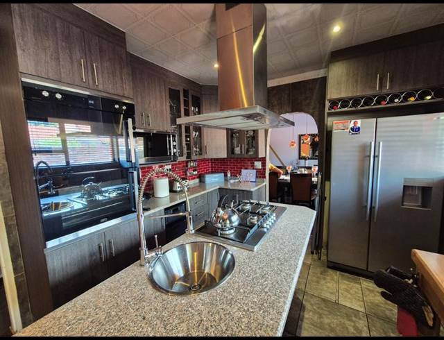 4 BEDROOM HOUSE FOR SALE IN BRACKENDOWNS